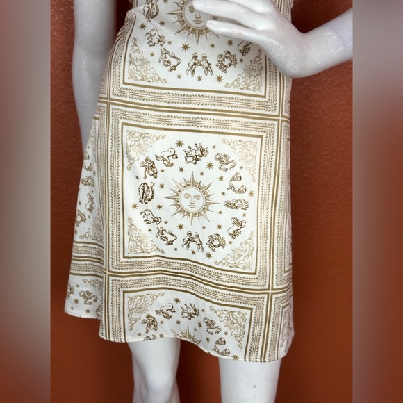Danielle Bernstein Cream and Brown Zodiac Patterned Mini Dress Size 14. E47 - Picture 11 of 13